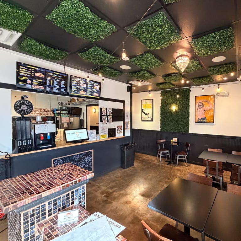 Unmatched Local Sentiment & Gourmet Social Proof